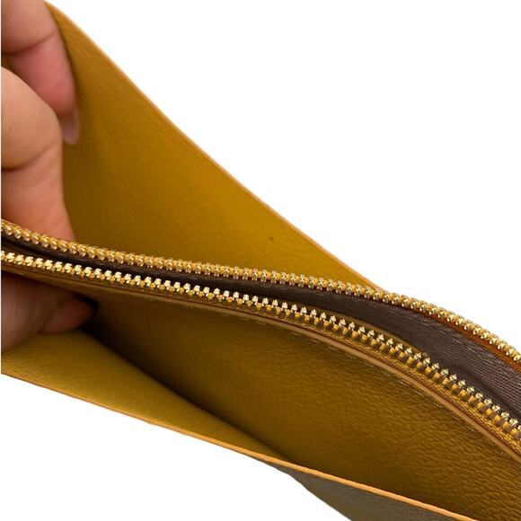 NWT CUYANA Turkey Mustard Wristlet - Picture 8 of 10